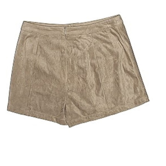 NWT Cupcakes & Cashmere Sz 4 Faux Suede Leather Shorts - Picture 3 of 7